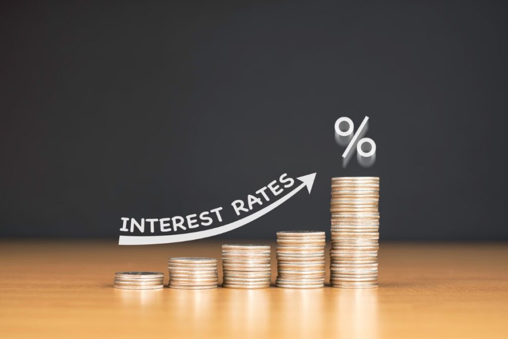 Graphic representing interest rates rising